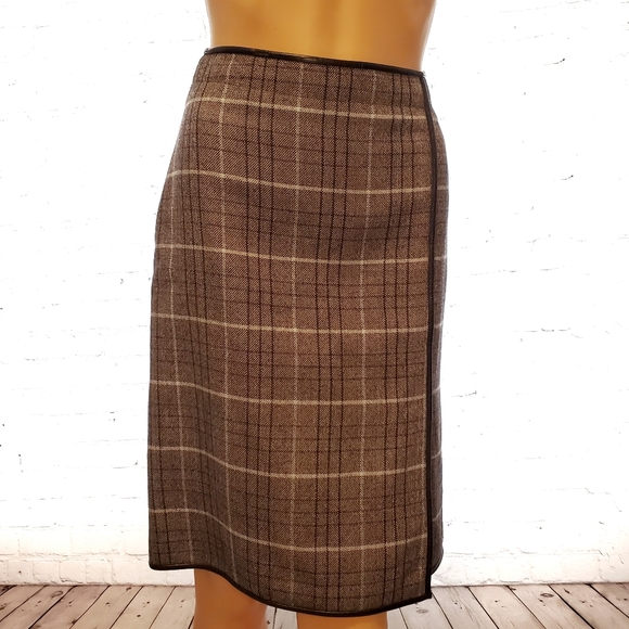 Banana Republic grey wool pencil skirt - Picture 2 of 6